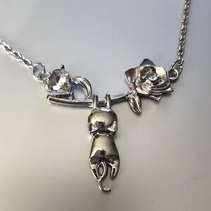 Hang In there Kitty Necklace Beautiful Cat Rose with A HeartMust Bundle